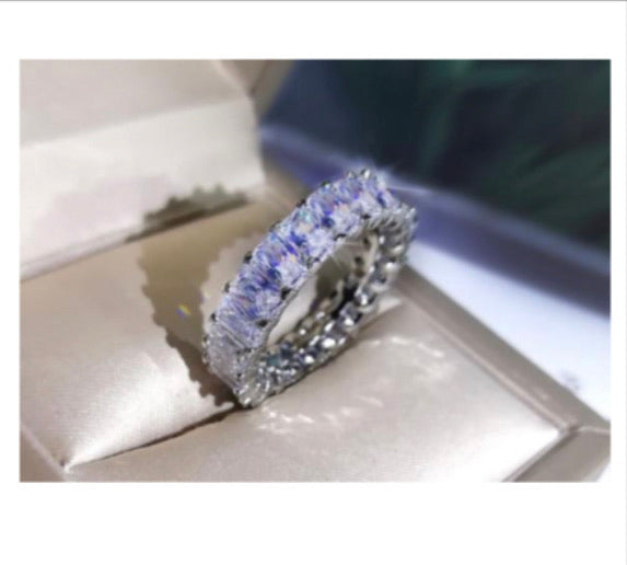 "Baguette" Eternity Band